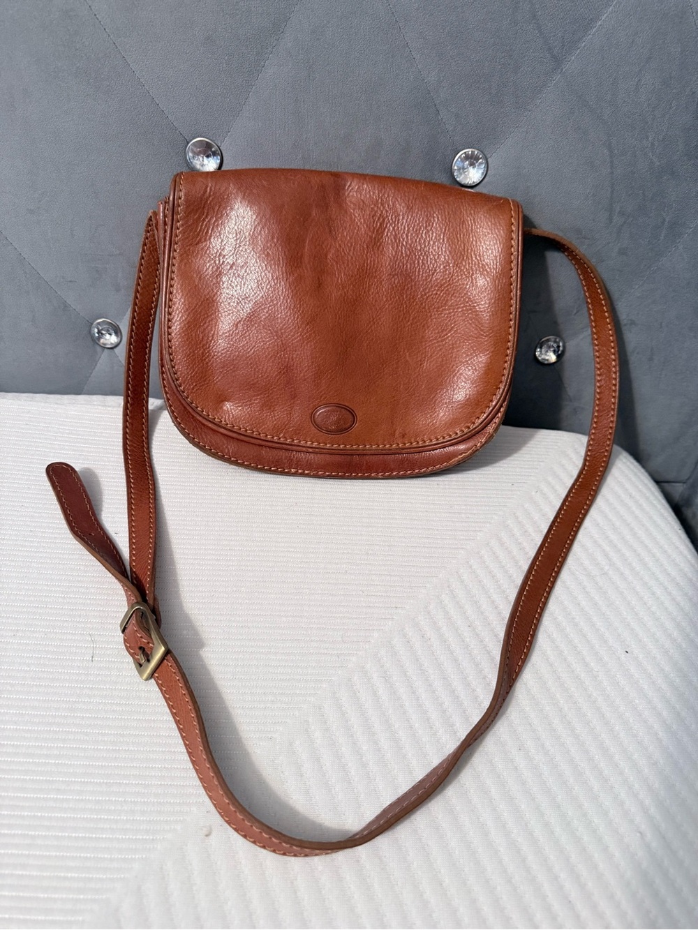 Everyday Tan Leather Crossbody - Minimal Saddle Style